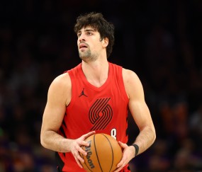 开云国际-屁股撞到了！阿夫迪亚对哈珀犯规 开拓者挑战失败